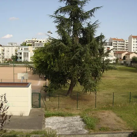 Duplex En Maison, Terrasse, Garage, Au Calme Apartment *