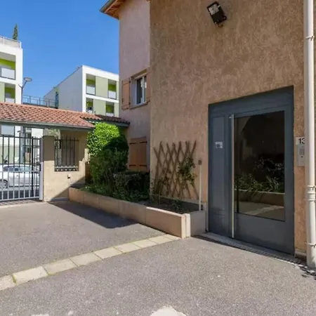 Duplex En Maison, Terrasse, Garage, Au Calme