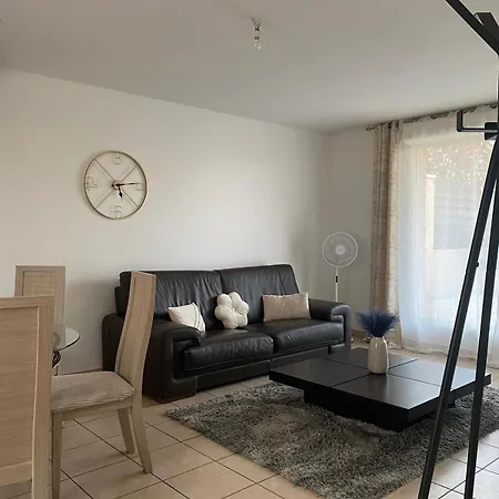 Duplex En Maison, Terrasse, Garage, Au Calme *