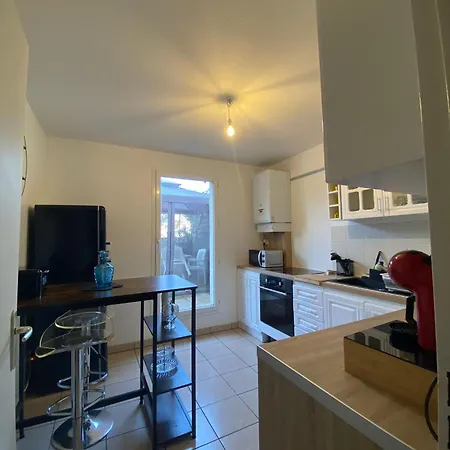 Duplex En Maison, Terrasse, Garage, Au Calme Апартаменты *